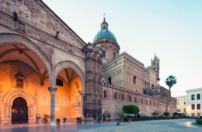 <img alt="" src="/user/pages/03.tours/palermo/maxw-690.jpg?alt" />